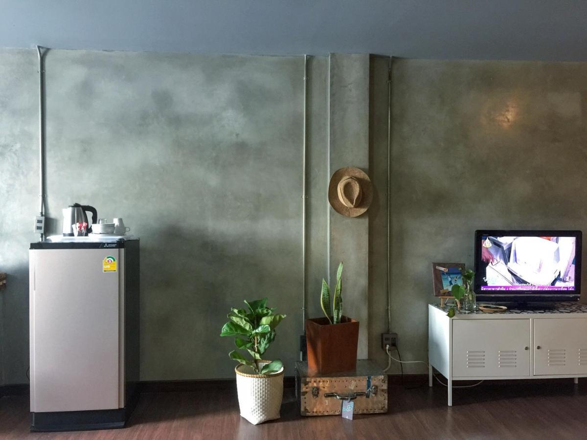 Hostel Five Stars Ratchada 19 Bangkok Zewnętrze zdjęcie