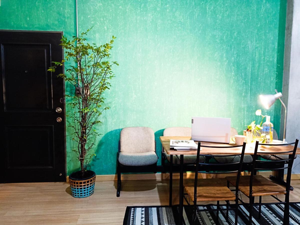Hostel Five Stars Ratchada 19 Bangkok Zewnętrze zdjęcie
