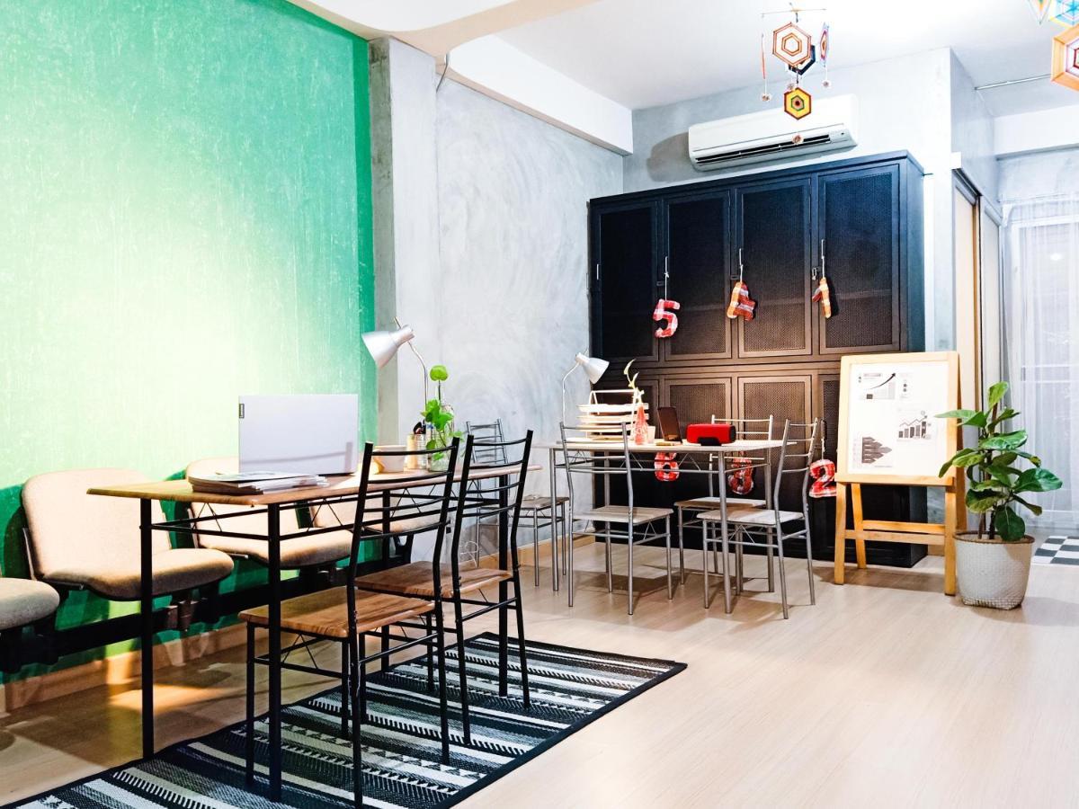 Hostel Five Stars Ratchada 19 Bangkok Zewnętrze zdjęcie