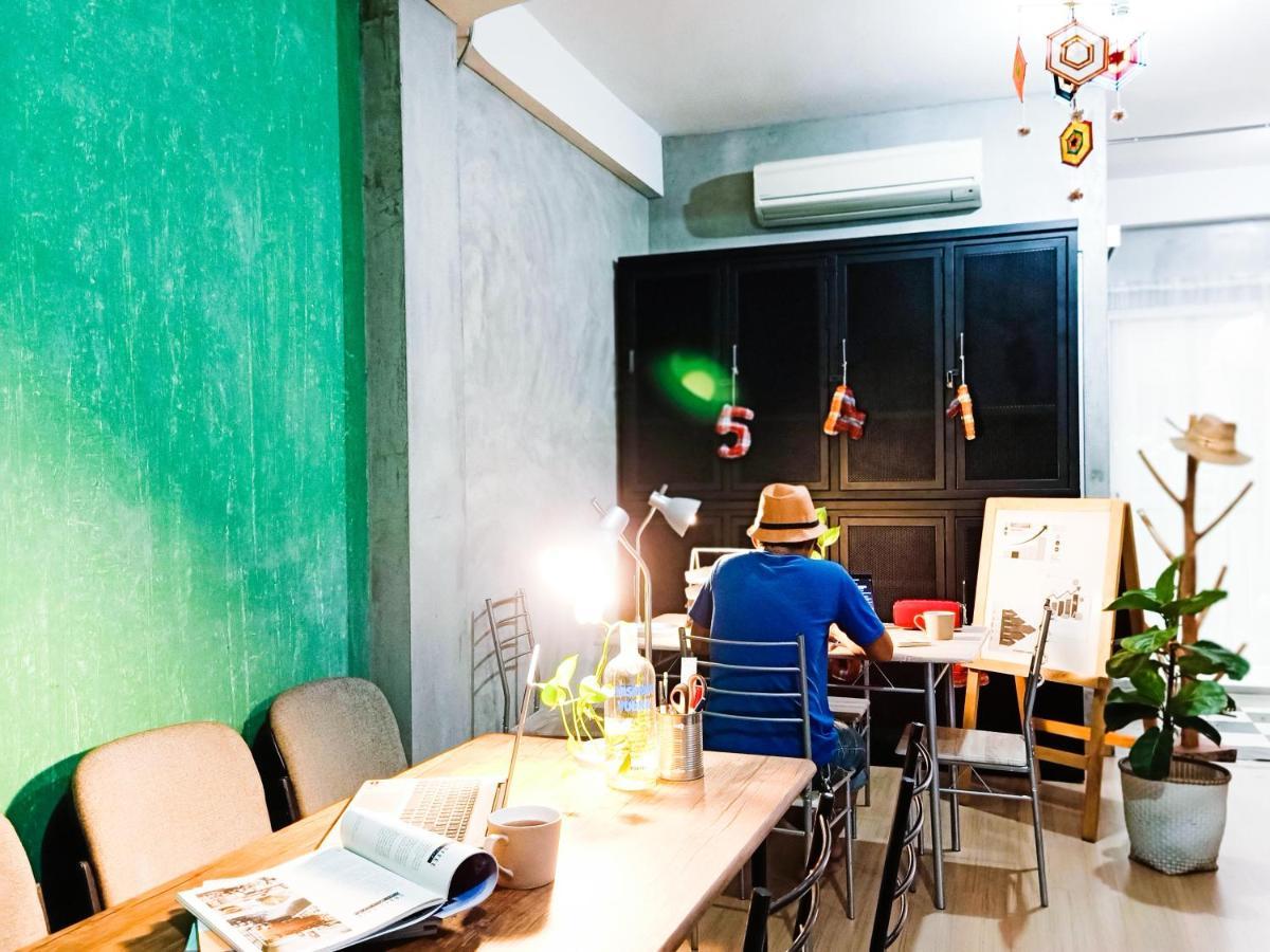Hostel Five Stars Ratchada 19 Bangkok Zewnętrze zdjęcie