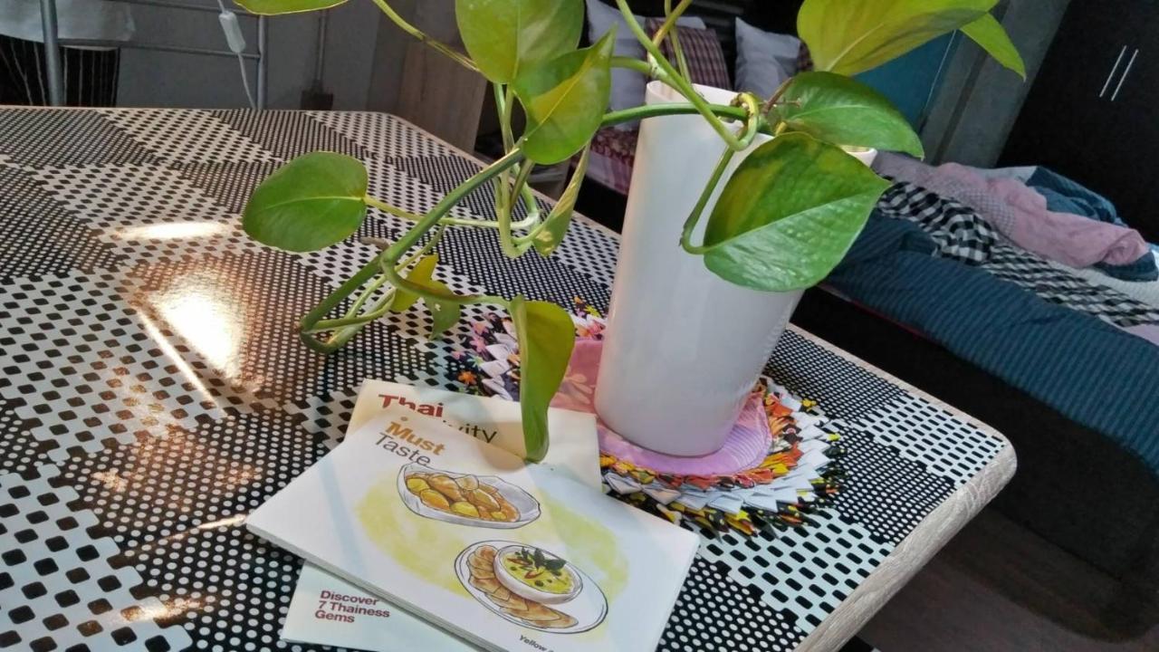 Hostel Five Stars Ratchada 19 Bangkok Zewnętrze zdjęcie